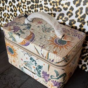 NWT Brahmin Vitality MELBOURNE CHARMAINE MAKE UP TOTE firm price